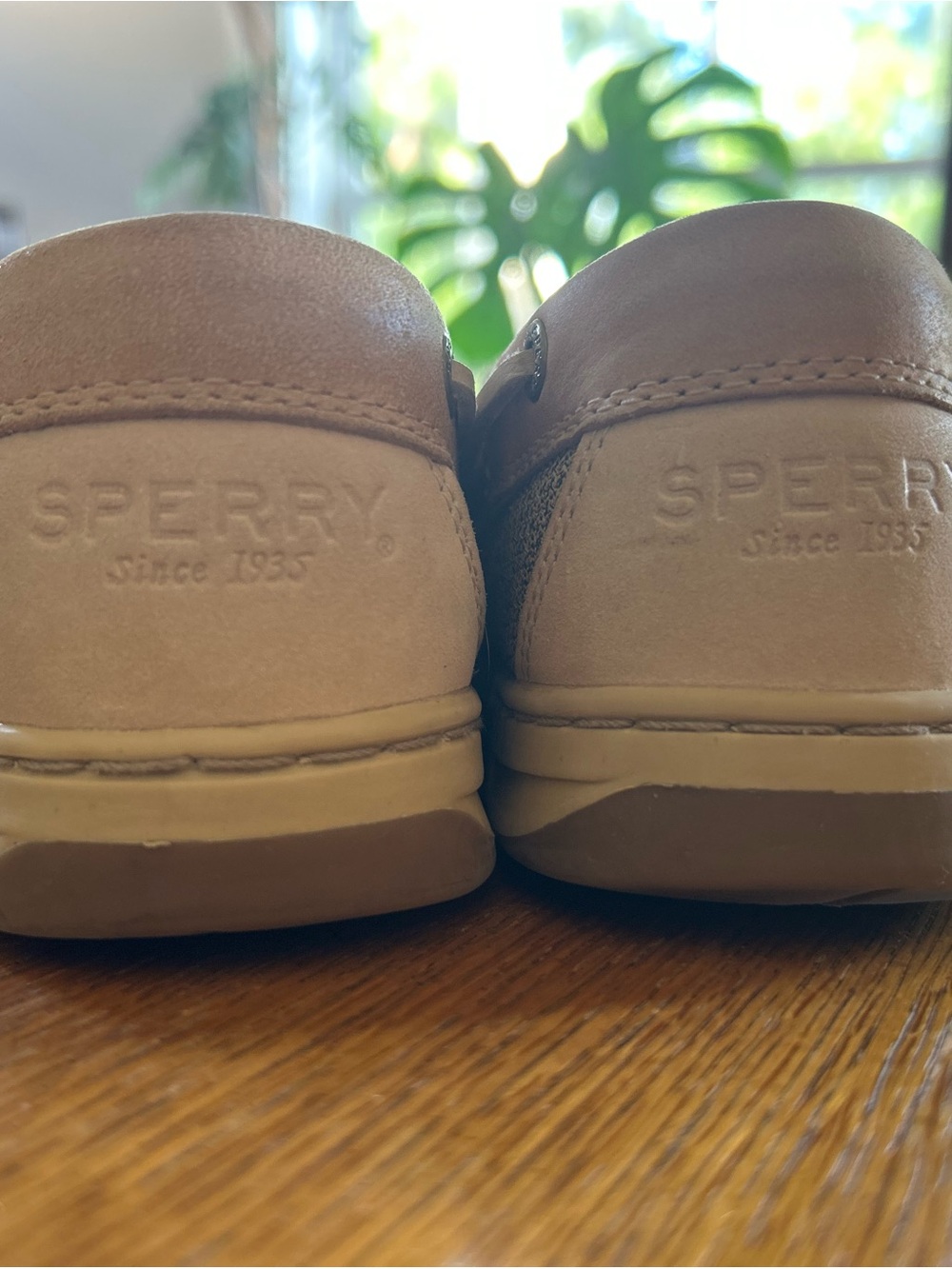 Casual women’s Boat Shoes in Light Tan - Picture 4 of 7